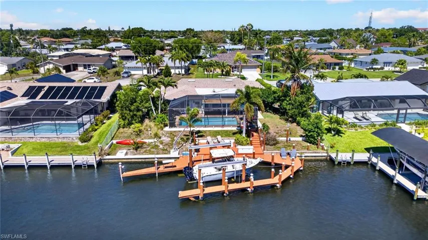 3810 Se 1st Pl, Cape Coral, Florida 33904