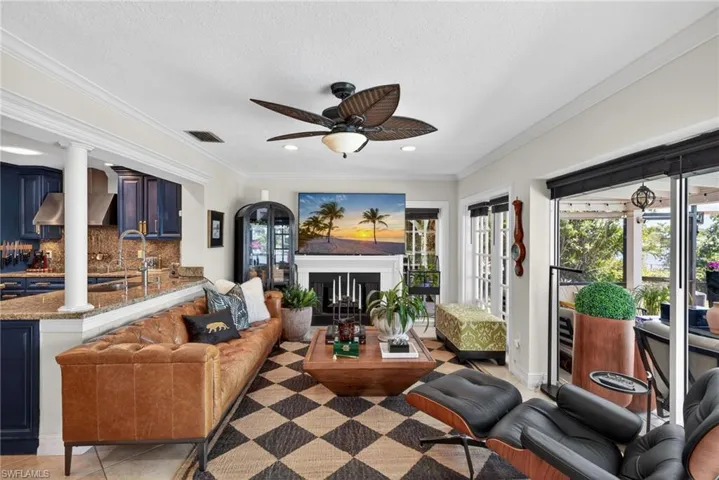 3810 SE 1st  PL, Cape Coral, FL 33904