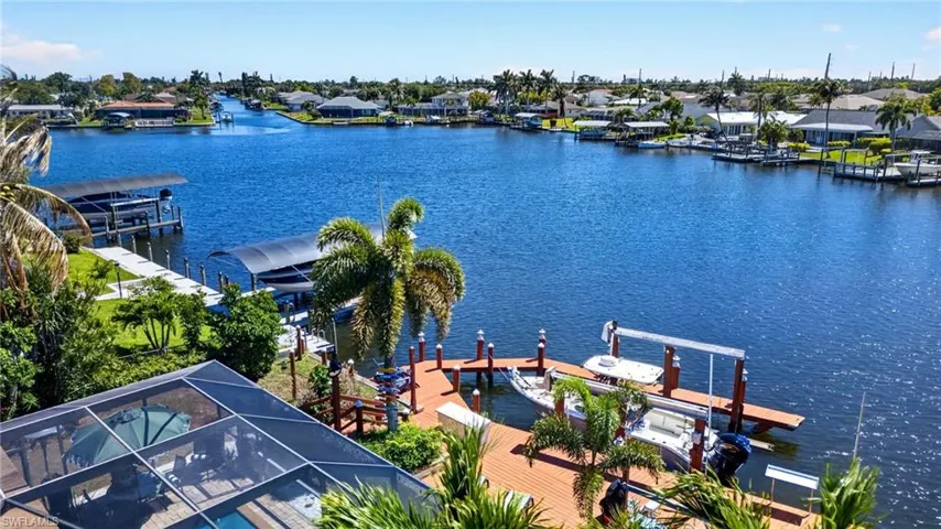 3810 SE 1st  PL, Cape Coral, FL 33904