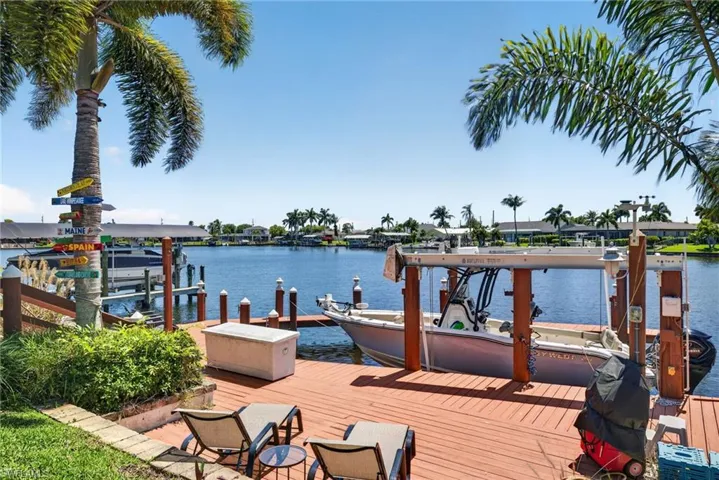 3810 SE 1st  PL, Cape Coral, FL 33904