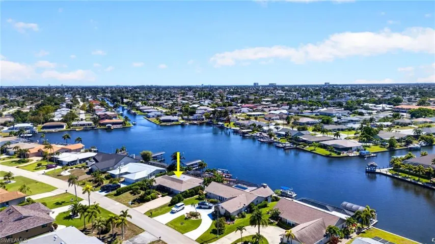 3810 SE 1st  PL, Cape Coral, FL 33904