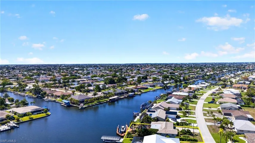3810 SE 1st  PL, Cape Coral, FL 33904