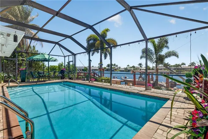 3810 SE 1st  PL, Cape Coral, FL 33904