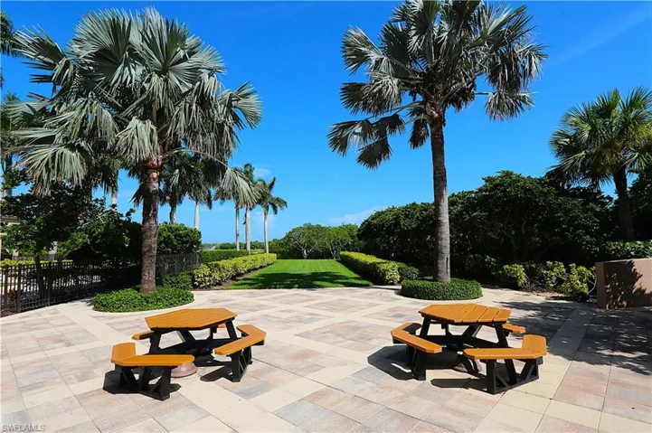 1060  Borghese  LN, Naples, FL 34114