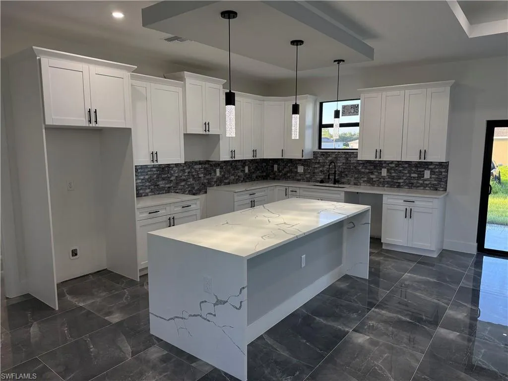 3905 33rd ST, Lehigh Acres, FL 33976,225063754