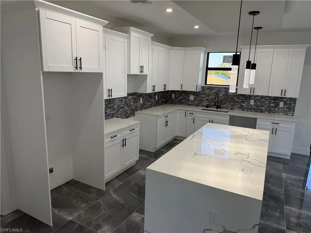3905 33rd ST, Lehigh Acres, FL 33976,225063754