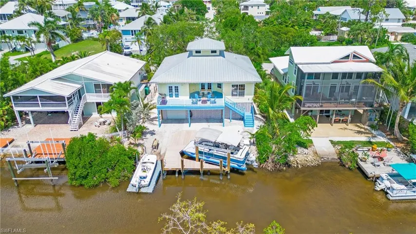 1296 Grand Canal Dr, Naples, Florida 34110