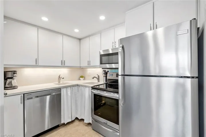 180 Seaview Ct 314, Marco Island, Florida 34145