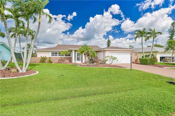 829 SE 41st  ST, Cape Coral, FL 33904