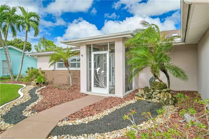 829 SE 41st  ST, Cape Coral, FL 33904