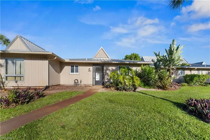900  Henderson Creek  DR, Naples, FL 34114