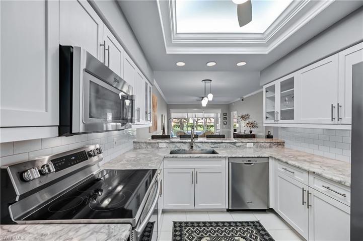 FABULOUS up to date kitchen!