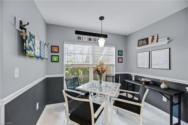 Dining area in kitchen