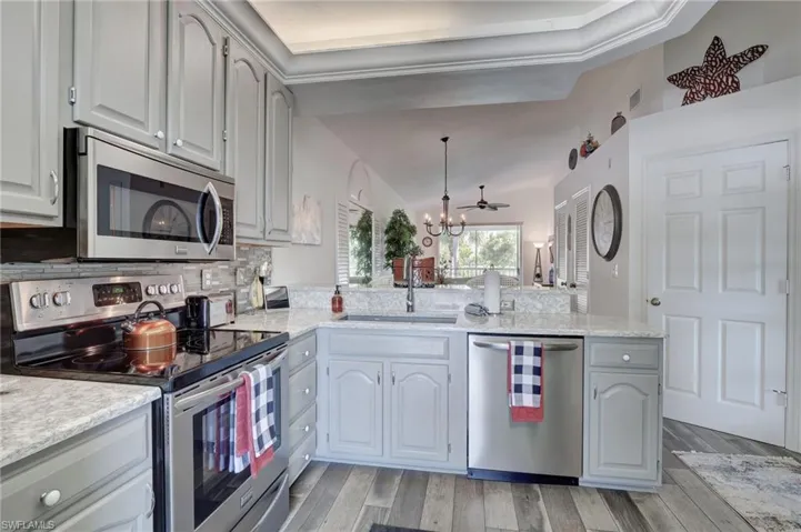 Remodeled and spotless! The heart of every home.