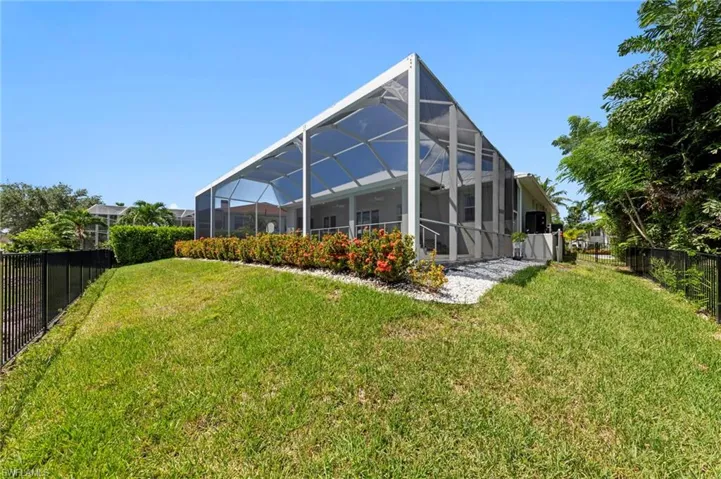 18151 Parkridge Cir, Fort Myers, Florida 33908