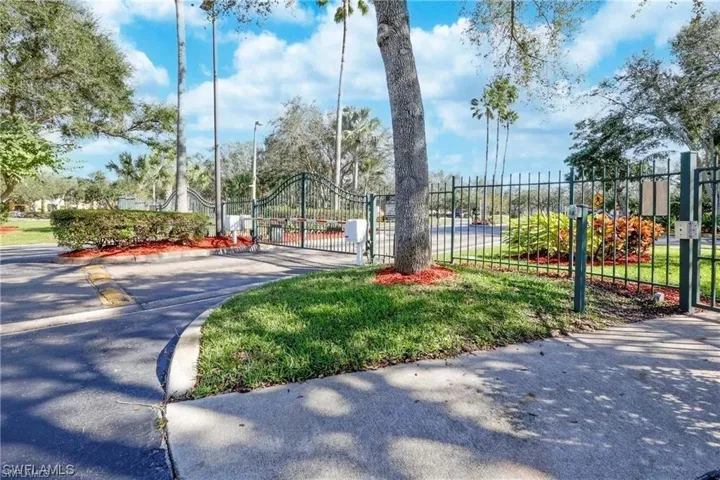 Gated Entry w/ Keypad