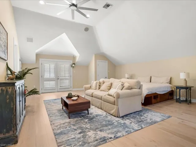 656 Hickory Rd, Naples, Florida 34108