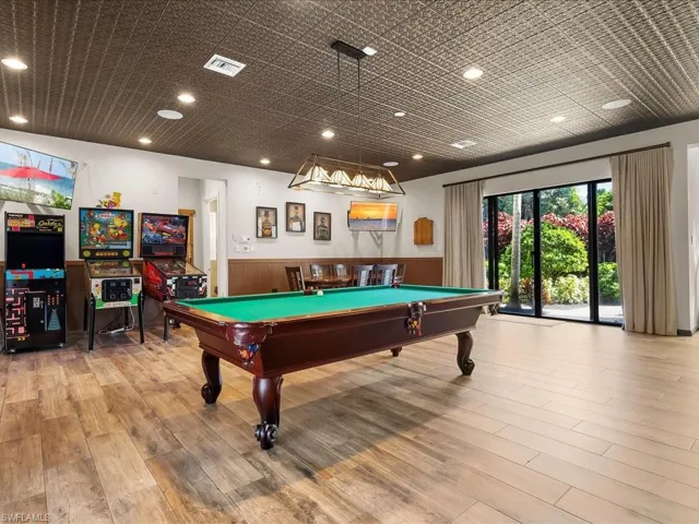 656 Hickory Rd, Naples, Florida 34108