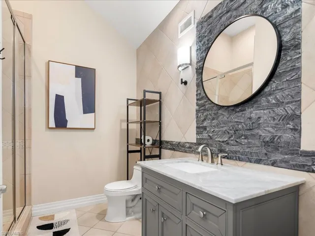 656 Hickory Rd, Naples, Florida 34108