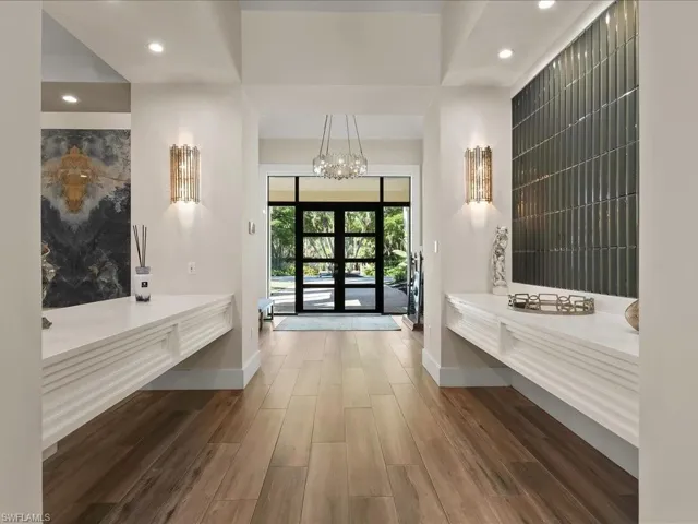 656 Hickory Rd, Naples, Florida 34108