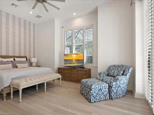 656 Hickory Rd, Naples, Florida 34108