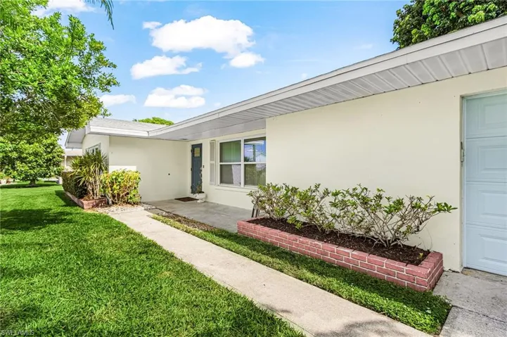 2068 Club House Rd, North Fort Myers, Florida 33917