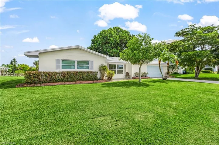 2068 Club House Rd, North Fort Myers, Florida 33917