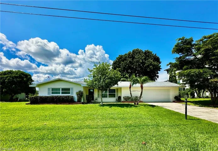 2068 Club House Rd, North Fort Myers, Florida 33917