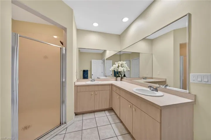 909 Sw 47th Ter 201, Cape Coral, Florida 33914