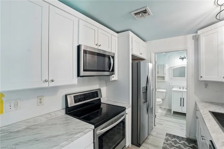 4011  Coconut S CIR, Naples, FL 34104