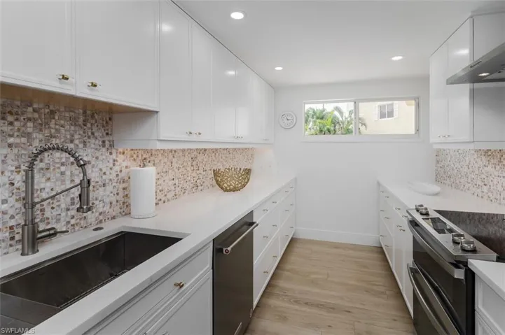 3420  Gulf Shore N BLVD, Naples, FL 34103