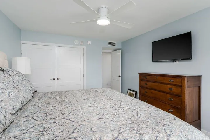 3420  Gulf Shore N BLVD, Naples, FL 34103