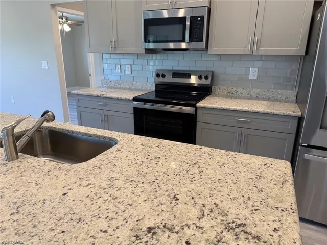 809 Poinsettia Ave, Lehigh Acres Fl 33972