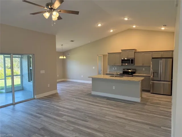 809 Poinsettia Ave, Lehigh Acres Fl 33972