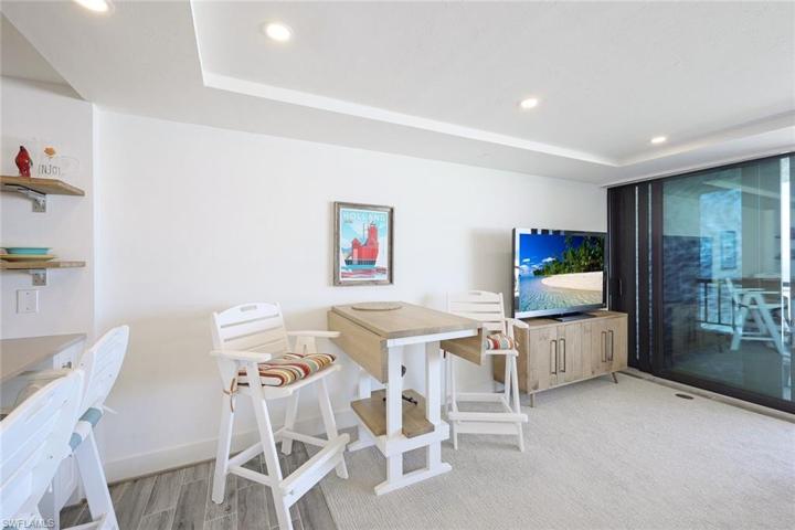 Living/Dining Area