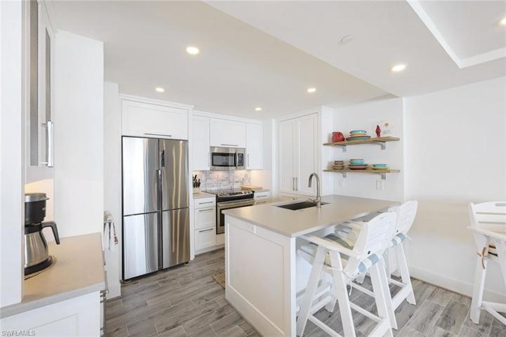 Kitchen/Breakfast Bar