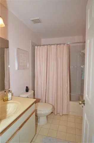 10682 Gulfshore Dr 304 C, Naples, Florida 34108