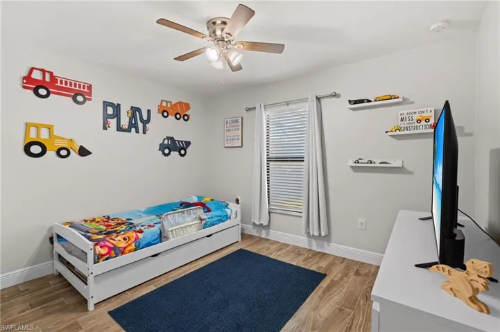 Bedroom with ceiling fan