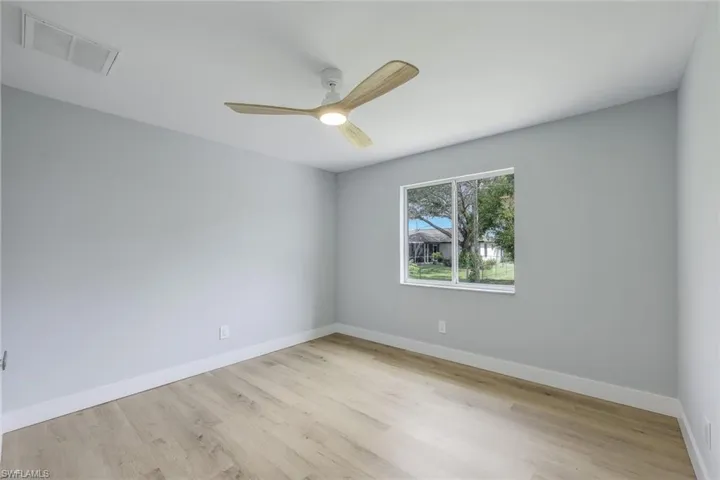 1721 SW 10th PL, CAPE CORAL FL 33991
