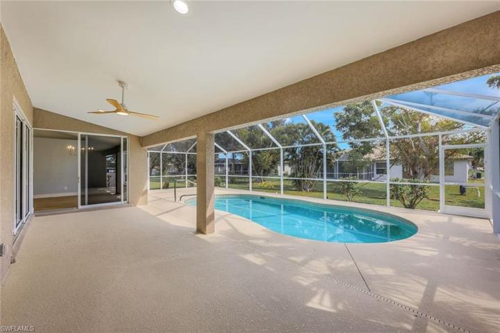 1721 SW 10th PL, CAPE CORAL FL 33991