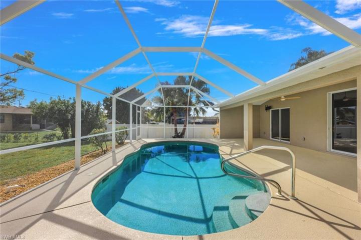 1721 SW 10th PL, CAPE CORAL FL 33991