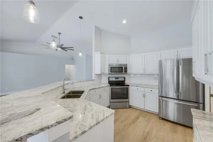 1721 SW 10th PL, CAPE CORAL FL 33991