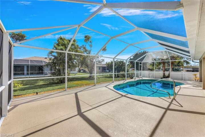 1721 SW 10th PL, CAPE CORAL FL 33991