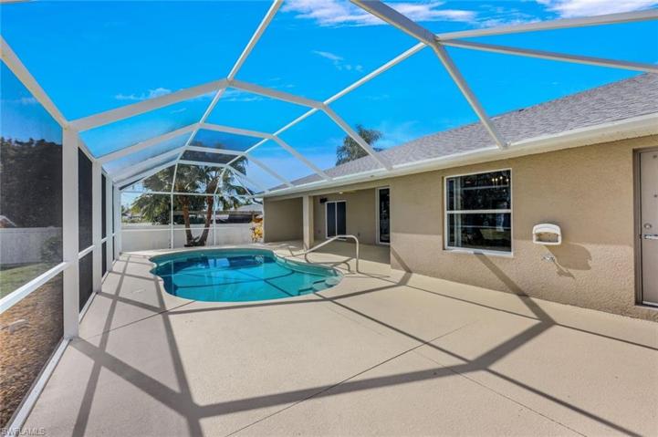 1721 SW 10th PL, CAPE CORAL FL 33991