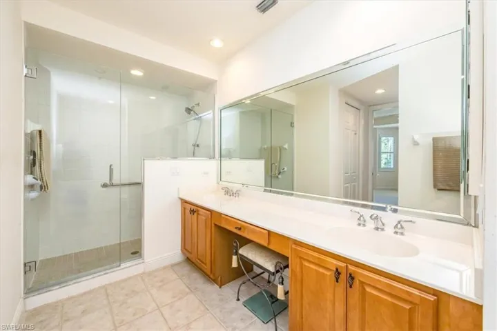 4700  Yacht Harbor  DR, Naples, FL 34112