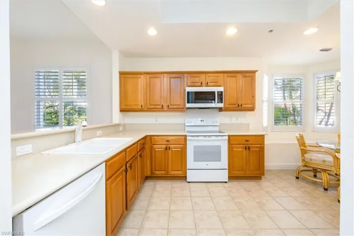 4700  Yacht Harbor  DR, Naples, FL 34112