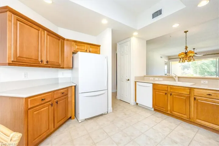 4700  Yacht Harbor  DR, Naples, FL 34112