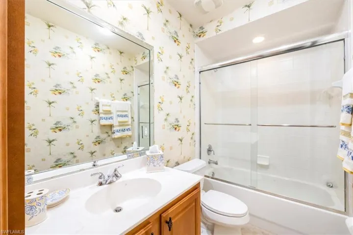 4700  Yacht Harbor  DR, Naples, FL 34112