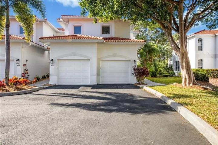 4700  Yacht Harbor  DR, Naples, FL 34112