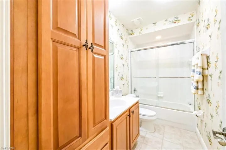 4700  Yacht Harbor  DR, Naples, FL 34112